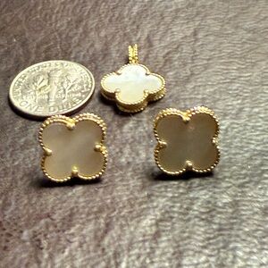 Elegant clover jewelry set, 18k yellow gold stamped Au750